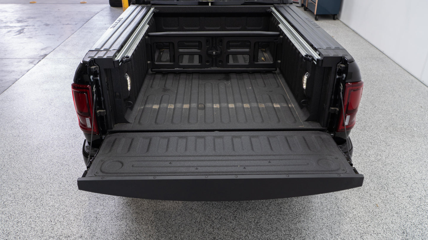 2025 Ram 2500 LIMITED Night Edition - Diamond Black Crystal