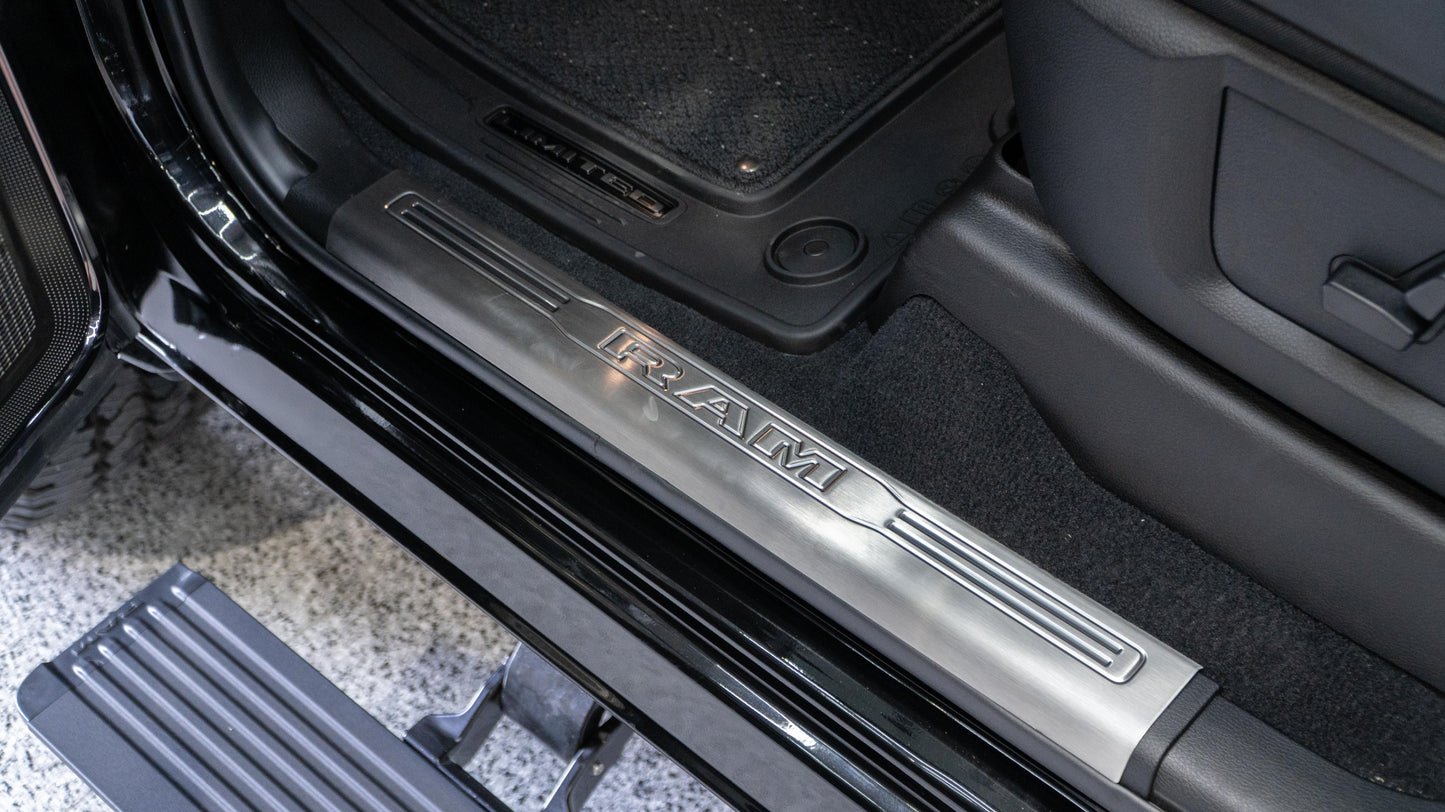 2025 Ram 2500 LIMITED Night Edition - Diamond Black Crystal