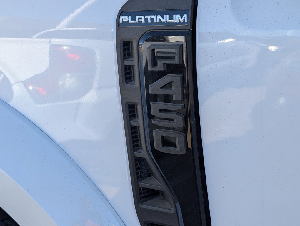 2025 FORD F-450 Platinum Dually (WHITE)