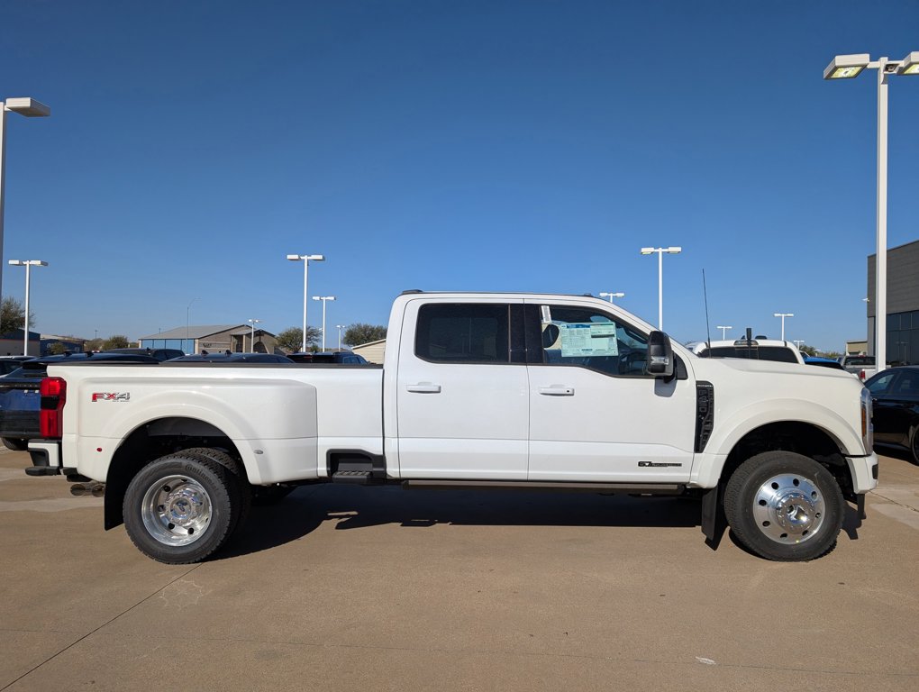 2025 FORD F-450 Platinum Dually (WHITE)